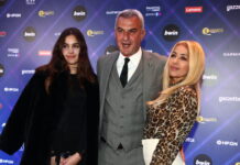 Το ελληνικό ποδόσφαιρο στο πλευρό του Τραϊανού Δέλλα για το θάνατο της Γωγώς Μαστροκώστα: «Ο πόνος σου είναι και δικός μας»