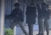 Απάτες «μαμούθ» με λεία άνω των 2 εκ. ευρώ, παριστάνοντας λογιστές και υπαλλήλους του ΔΕΔΔΗΕ – Βίντεο με την έφοδο της ΕΛΑΣ