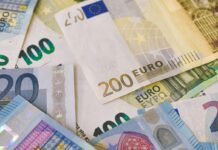 Εφορία: Τι αλλάζει στις επιστροφές και στα πρόστιμα ΦΠΑ
