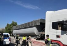 Εκατοντάδες παραβάσεις σε ελέγχους φορτηγών στην Αττική – Τι διαπίστωσαν οι αστυνομικοί