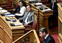 Γεωργιάδης σε Ανδρουλάκη: Είσαι αρχηγός κόμματος και έχεις εισπράξει 1,5 εκατομμύριο από το δημόσιο; – ΠΑΣΟΚ: Η συκοφαντία και η πολιτική αλητεία έχουν κοντά πόδια