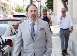 O Γιάννης Παπαμιχαήλ νοσηλεύεται στο «Ασκληπιείο» μετά από λιποθυμικό επεισόδιο
