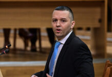 Ο Ηλίας Κασιδιάρης προαναγγέλλει νέο κόμμα μετά την αποφυλάκισή του