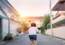 Προς πλήρη απαγόρευση των ηλεκτρικών πατινιών στους ανηλίκους – «Κόφτης» για την ταχύτητα και υποχρεωτική ασφάλιση