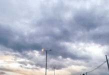 Καιρός αύριο: Συννεφιά και τοπικές βροχές σε Αττική και Θεσσαλονίκη – Μικρή πτώση της θερμοκρασίας