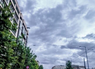 Καιρός αύριο: Τοπικές βροχές και μικρή πτώση της θερμοκρασίας