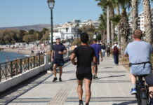 Καιρός: Διήμερο ζέστης με 32 βαθμούς Κελσίου πριν πέσει ξανά η θερμοκρασία – Βροχές και μποφόρ από την Τετάρτη