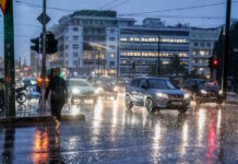 Καιρός σήμερα: Βροχές και καταιγίδες σε πολλές περιοχές της χώρας – Τους 26 βαθμούς αγγίζει η θερμοκρασία