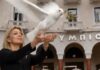 Η Μαρία Καρυστιανού ανακοινώνει το νέο κόμμα στις 21 Μαΐου – Το AI βίντεο με το περιστέρι