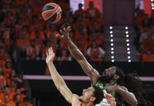 Βαλένθια – Παναθηναϊκός: O Κένεθ Φαρίντ τραυματίστηκε και αποχώρησε υποβασταζόμενος από το παρκέ
