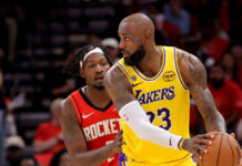 Αποτελέσματα NBA: Ο απίθανος Λεμπρόν Τζέιμς έστειλε τους Λέικερς στα ημιτελικά των πλέι οφ της Δύσης