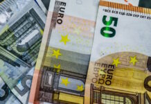 Απόφαση – «βόμβα» για τις χρεώσεις 0,80 ευρώ σε λογαριασμούς καταθέσεων