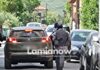 Φθιώτιδα: Η στιγμή της διαφυγής των δραστών μετά την ληστεία στην τράπεζα – Τους έπεσαν τα χρήματα στη μέση του δρόμου