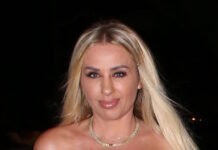 Γωγώ Μαστροκώστα: Τι ζήτησε η 18χρονη κόρη της Βικτώρια Δέλλα από δημοσιογράφους έξω από τον Ευαγγελισμό