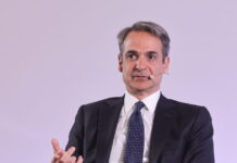 Αυλαία για το συνέδριο της ΝΔ: «Η Ελλάδα του 2030», η απουσία Καραμανλή και η επιστολή των 10 με αιχμές κατά Μητσοτάκη