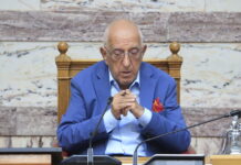 Κακλαμάνης σε Ανδρουλάκη για επιστολική ψήφο: «Ας ξέρουμε πόσες φορές την έχει χρησιμοποιήσει το κόμμα μας»
