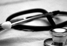 Βαρέα και ανθυγιεινά για νοσηλευτές και διασώστες ΕΚΑΒ: Τι αλλάζει σε συντάξεις και ασφάλιση