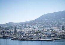 Πάρος: Επιβατικό πλοίο «χτύπησε» στην προβλήτα όταν έμπαινε στο λιμάνι
