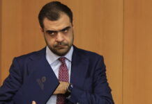 Μαρινάκης κατά Σαμαρά: «Η κυβέρνηση δεν θα απαντά σε προσωπικές ατζέντες, ούτε θα βάλει νερό στο κρασί της»