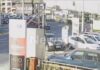 Πικέρμι: Καρέ – καρέ η τρελή πορεία αυτοκινήτου που καρφώθηκε σε εξωτερικό χώρο μαγαζιού