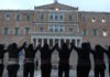 Γενοκτονία των Ποντίων: Ο περήφανος χορός υπό σφοδρή βροχή στο Σύνταγμα – Κορυφώθηκαν οι εκδηλώσεις μνήμης