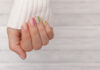 Οι ρίγες στα νύχια είναι in – Τα nail designs που αξίζει να υιοθετήσετε