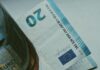Κύριες και επικουρικές συντάξεις: Πόσα χρήματα χάνουν οι ασφαλισμένοι από τις κρατήσεις και τους φόρους – Αναλυτικά παραδείγματα