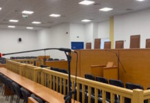 Δίκη για τα Τέμπη: Εικόνες από την δικαστική αίθουσα που μεγάλωσε μετά τις παρεμβάσεις του υπουργείου Δικαιοσύνης