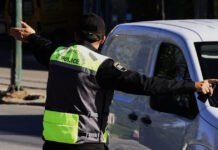 Παλαιό Φάληρο: Τροχαίο με μπετονιέρα που προσέκρουσε σε κολώνα – Διακόπηκε η κυκλοφορία στη Λεωφόρο Αμφιθέας