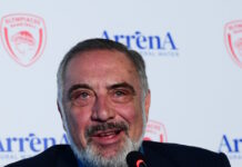 Τσάκος: «Συζητάμε για φιλικό μεταξύ Ολυμπιακού και Νιού Γιόρκ Νικς στα εγκαίνια του νέου ΣΕΦ ή στο Madison Square Garden»