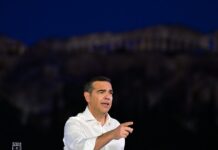 Αναστάτωση στα αποκαλυπτήρια του νέου κόμματος Τσίπρα: «Αν υπάρχει γιατρός να έρθει γρήγορα», είπε ο πρώην πρωθυπουργός