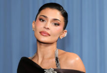 Νύχια καλοκαίρι 2026: Το λαμπερό γαλλικό της Kylie Jenner