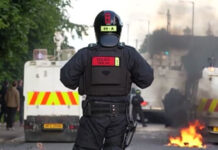 Χάος και «έκρηξη» βίας στο Μπέλφαστ μετά την απόπειρα Σουδανού να αποκεφαλίσει άνδρα