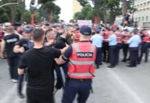 Αλβανία: Διαδηλώσεις & επεισόδια για την επένδυση Κούσνερ σε νησί προστατευόμενης περιοχής στην Αδριατική