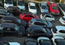 Εξαρθρώθηκε κύκλωμα στην Αττική που έκλεβε αυτοκίνητα, τα παραποιούσε και τα μεταπωλούσε με λεία άνω του 1.000.000 ευρώ