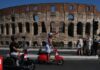 Πάνω από 10.000 βέσπες κατέκλυσαν στη Ρώμη – Εντυπωσιακές εικόνες γύρω από το Κολοσσαίο