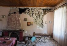 Σεισμός στην Εύβοια: Ξεκίνησαν οι αυτοψίες στις πληγείσες περιοχές – Τα 5,2 Ρίχτερ ενδέχεται να είναι ο κύριος, αναφέρει το ΕΚΠΑ