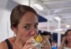 Δόμνα Μιχαηλίδου: Από τη σχολική γιορτή στην Αίγινα στο πιτόγυρο της επιστροφής