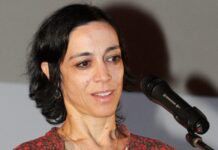 Η Έλενα Τοπαλίδου αφέθηκε ελεύθερη – Αναβλήθηκε για τη Δευτέρα η δίκη της για οδήγηση υπό την επήρεια αλκοόλ