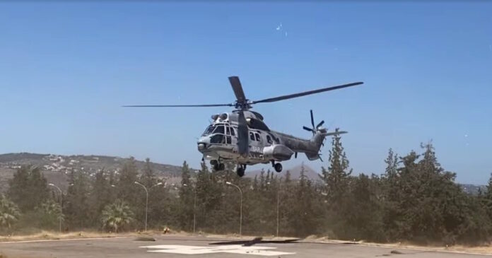 Χανιά: Καρέ καρέ η στιγμή που ναυτικός μεταφέρεται με ελικόπτερο της Πολεμικής Αεροπορίας στο νοσοκομείο