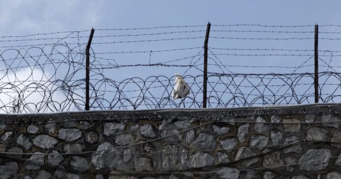 Θεσσαλονίκη: Στη φυλακή 57χρονος που οδηγούσε μεθυσμένος, εγκατέλειψε τροχαίο και κρύφτηκε σε ρεματιά