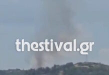 Φωτιά στο Δερβένι Θεσσαλονίκης: Καίει ξερά χόρτα, σηκώθηκε ελικόπτερο