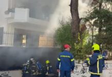 Φωτιά στην Αγία Παρασκευή σε ισόγειο γκαράζ – Δείτε βίντεο και φωτογραφίες από την επιχείρηση των πυροσβεστών