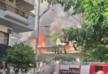 Φωτιά σε διώροφο κτίριο στην Καλλιθέα – Άμεση επέμβαση της Πυροσβεστικής