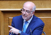 Φλωρίδης σε Ανδρουλάκη για τη Συνταγματική Αναθεώρηση: «Όποιος απέχει από την Ιστορία, θα βλέπει τη βελόνα να κουνιέται αλλά προς τα κάτω»