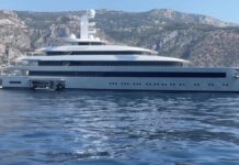 Στην Βάρκιζα το superyacht του ιδρυτή του Whatsapp: Ο Jan Koum και το υπερπολυτελές Moonrise των 220 εκ. δολαρίων