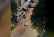 Κολωνός: Οδηγοί μηχανής πιάστηκαν στα χέρια σε σιδηροδρομική διάβαση για την προτεραιότητα – Βίντεο από τον άγριο καυγά τους