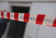 Θεσσαλονίκη: Είχε διαφορές με τον σύζυγό της ο άνδρας που απειλούσε με αλυσοπρίονο γυναίκα και παιδιά έξω από το σπίτι τους