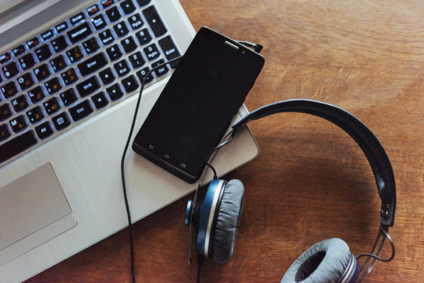 laptop-headset-phone-table-617x412.jpg