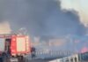 Φορτηγό τυλίχθηκε στις φλόγες έξω από τη Λάρισα: Ουρές πολλών χιλιομέτρων στην Εθνική Οδό Αθηνών – Θεσσαλονίκης